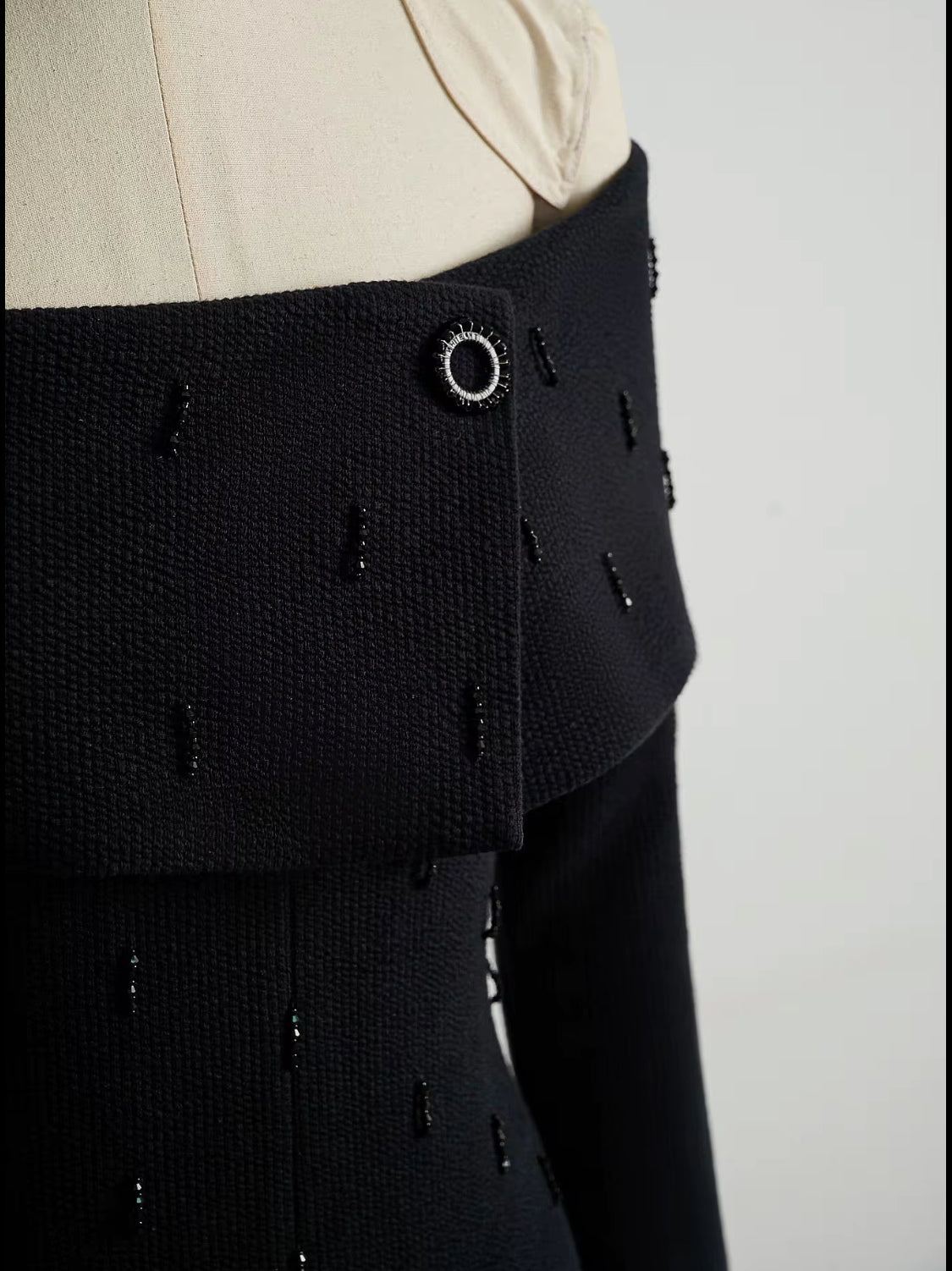 Off Shoulder Offsite Dress